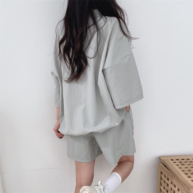 ゆったりハーフジップショートパンツセットアップ