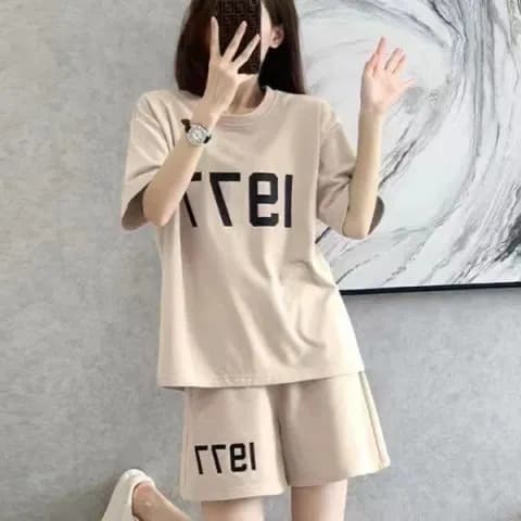 パンツセットアップ 文字デザイン ゆったりショートセット