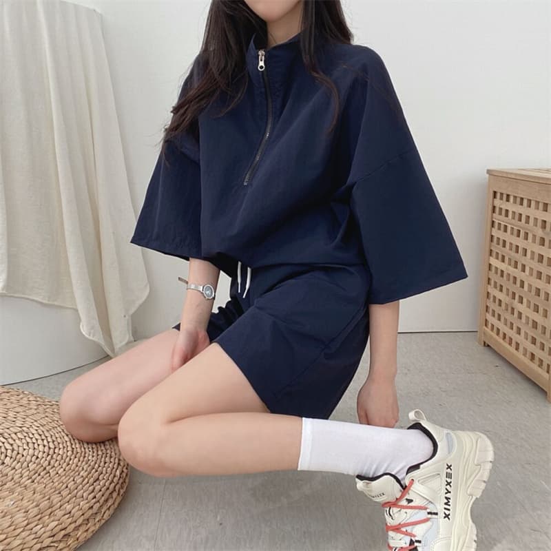 ゆったりハーフジップショートパンツセットアップ