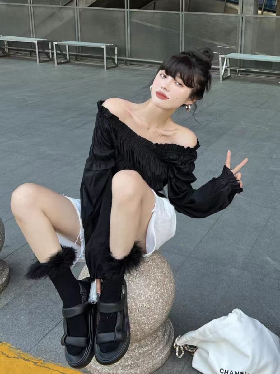 パンツセットアップ ショート シャーリング肩出しセットアップ