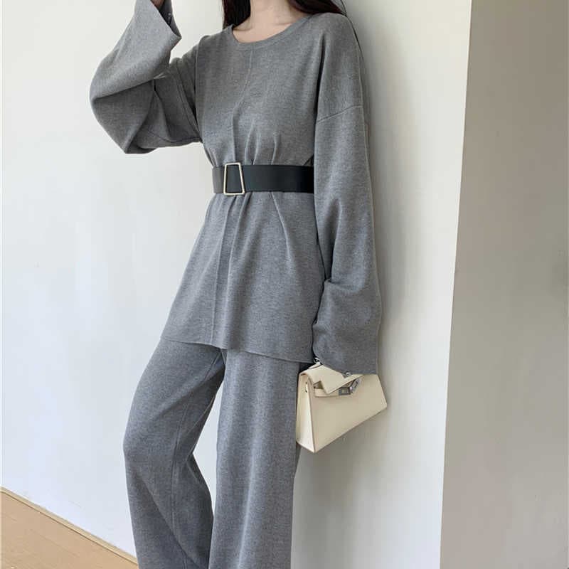 ゆったりリラックス長袖トップスとワイド丈パンツの上下セット