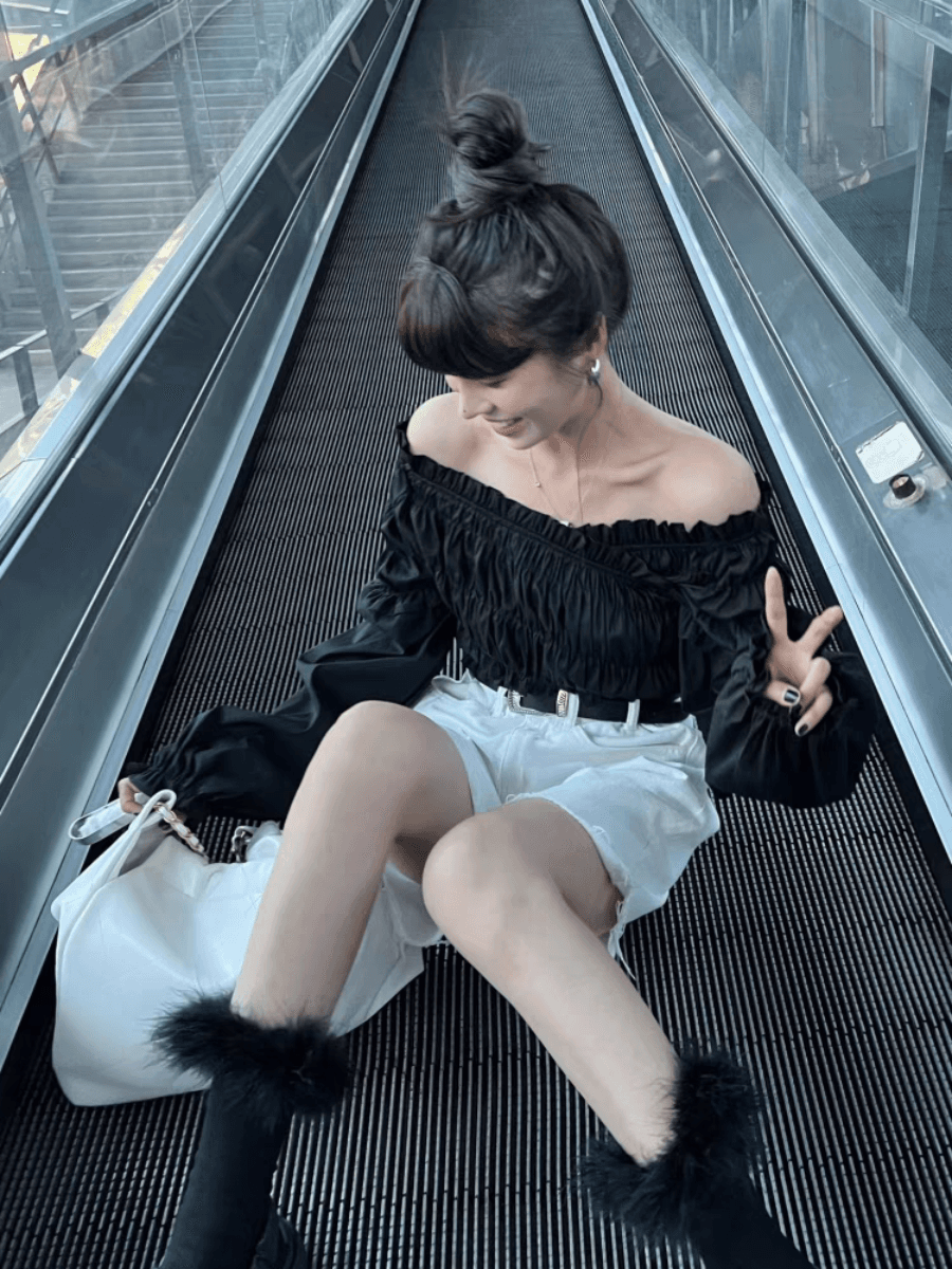 パンツセットアップ ショート シャーリング肩出しセットアップ