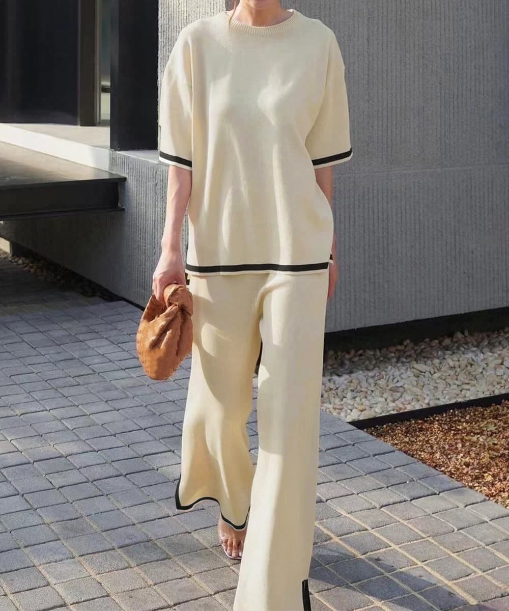配色ラインニットとワイドパンツセットアップ