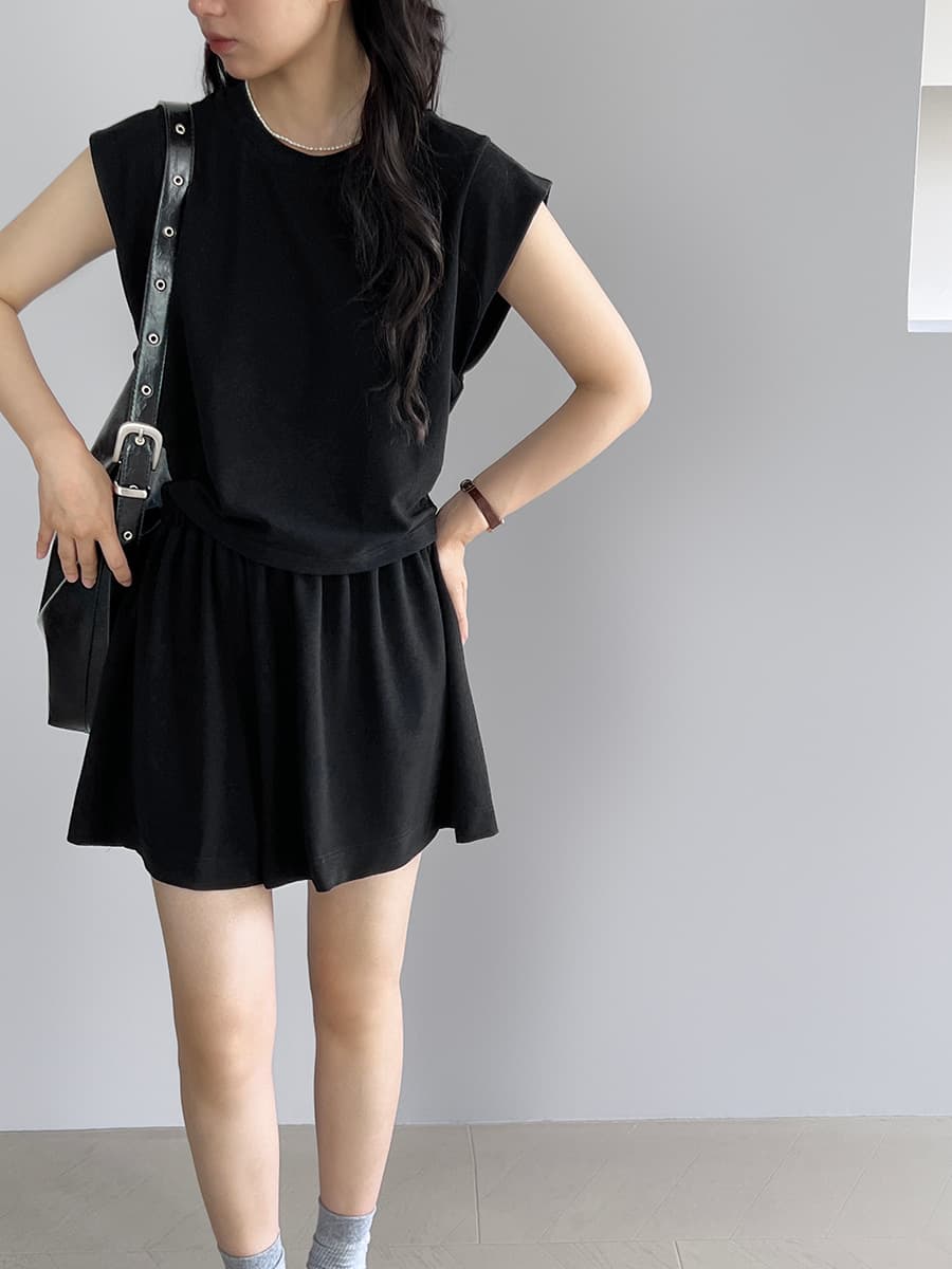 パンツセットアップ すっきりノースリーブショートセット