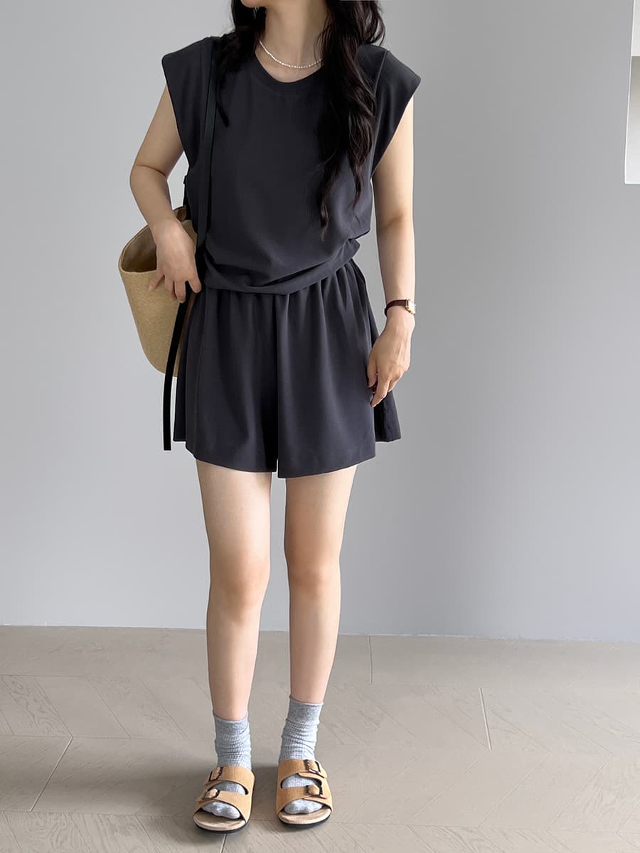 パンツセットアップ すっきりノースリーブショートセット