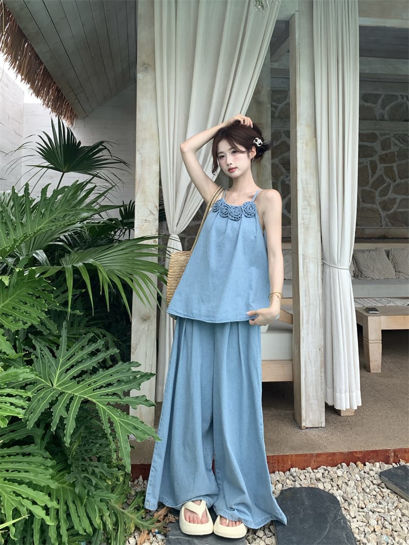 花モチーフキャミソールとワイドパンツの上下セット