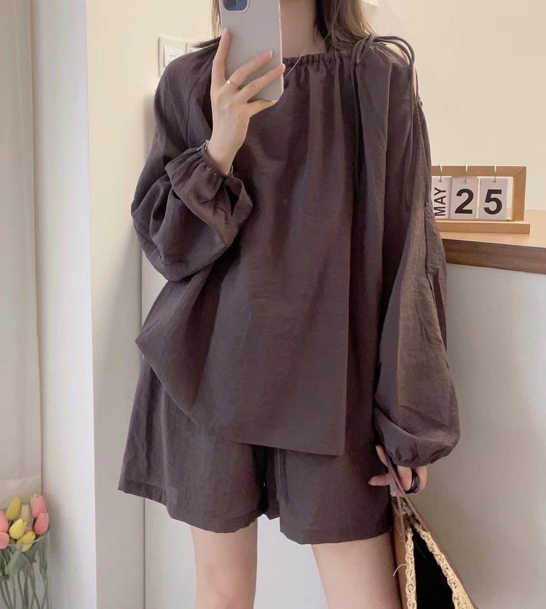 パンツセットアップ 肩開きブラウス×ショートパンツセット