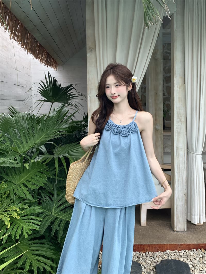 花モチーフキャミソールとワイドパンツの上下セット