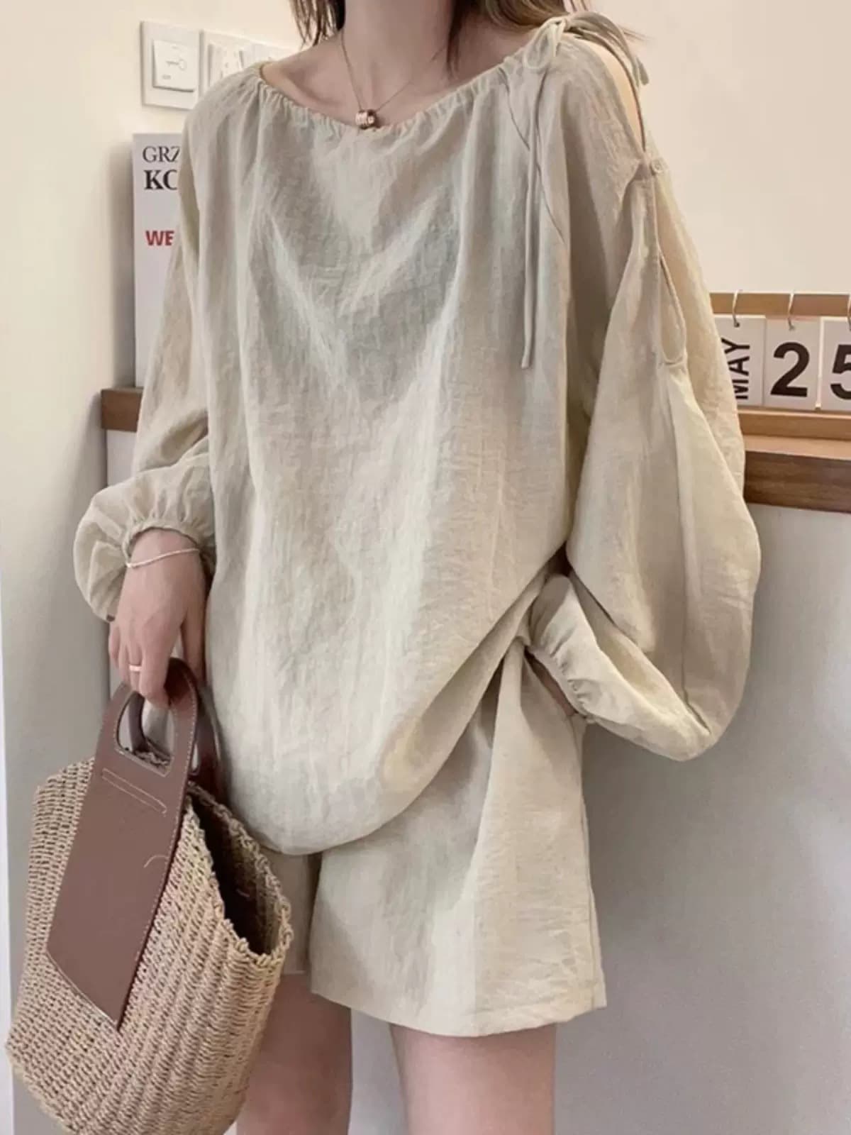 パンツセットアップ 肩開きブラウス×ショートパンツセット